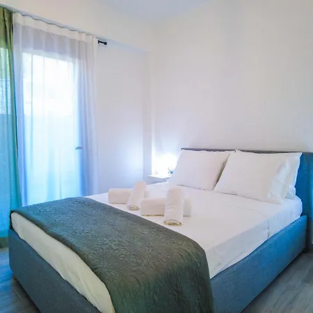 דירה Chrilenia Aparments